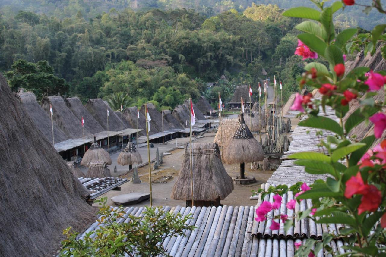 Riung Tiga Empat Tujuh Guesthouse Exterior photo