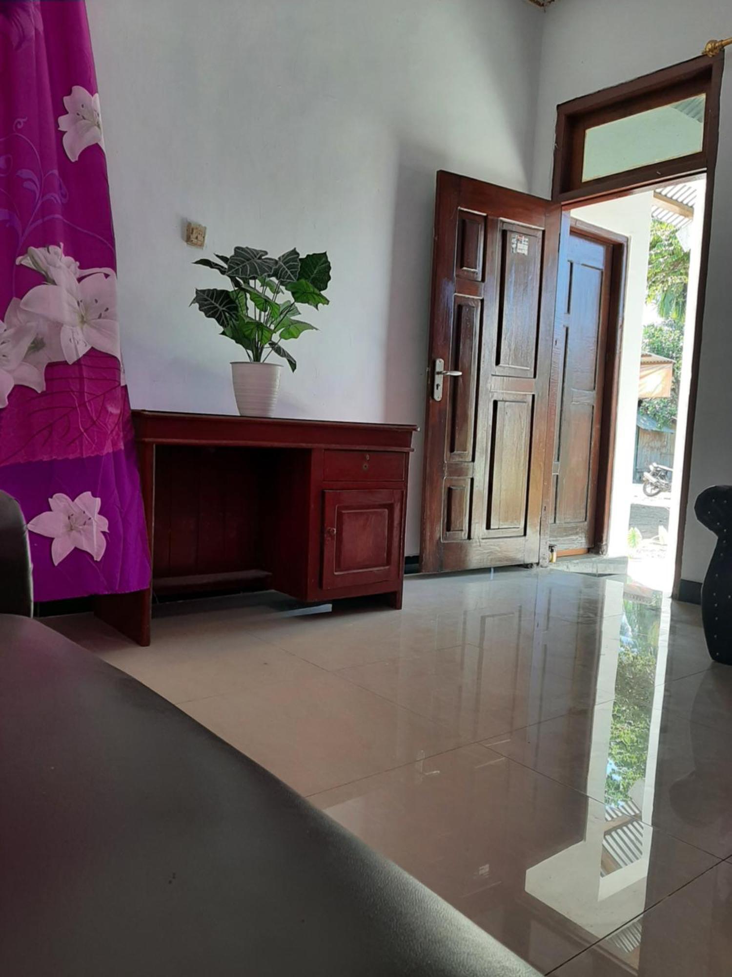 Riung Tiga Empat Tujuh Guesthouse Exterior photo